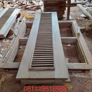 Pintu Garasi Jati
