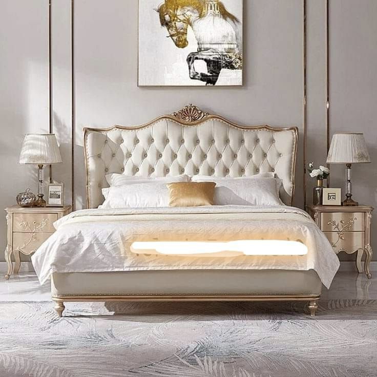 Set Kamar Tidur Ukiran Mewah Modern merupakan Produk Terbaru dari Sentra Kerajinan Mebel dengan Model Ukiran Jepara yang Unik dan juga warga Gold Duco yang Mewah dan juga Megah yang kami tawarkan dengan Harga terjangkau