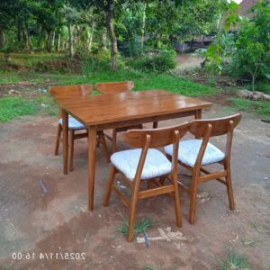 Set Meja Makan Kursi Ropan