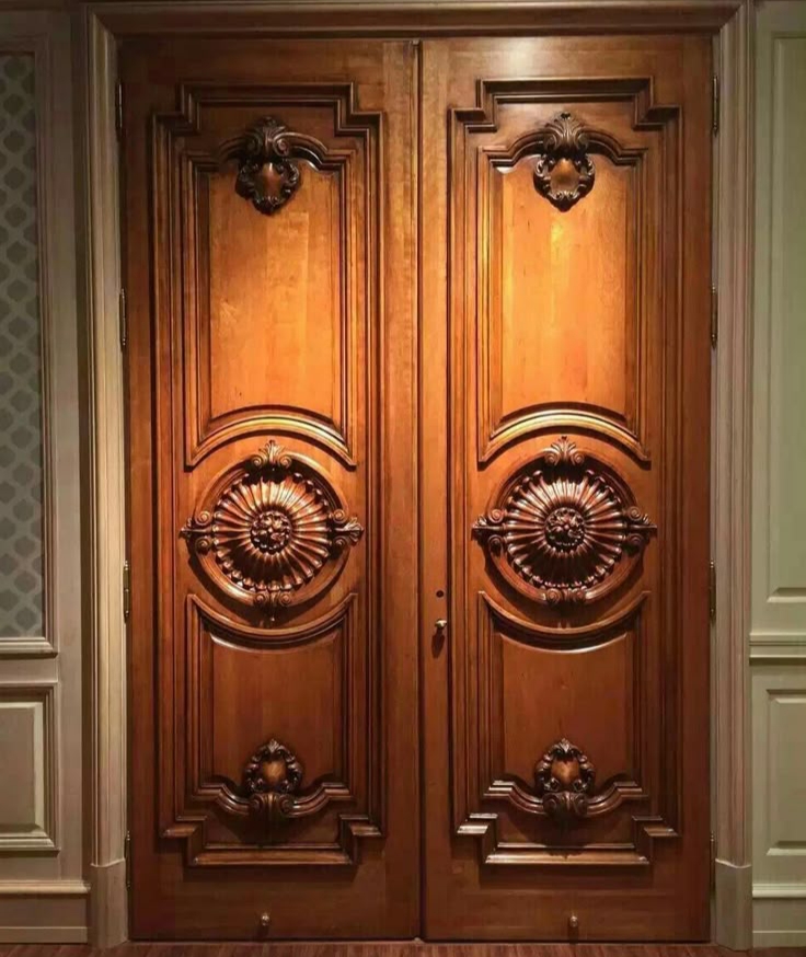 Kusen Pintu Utama Ukir Jati