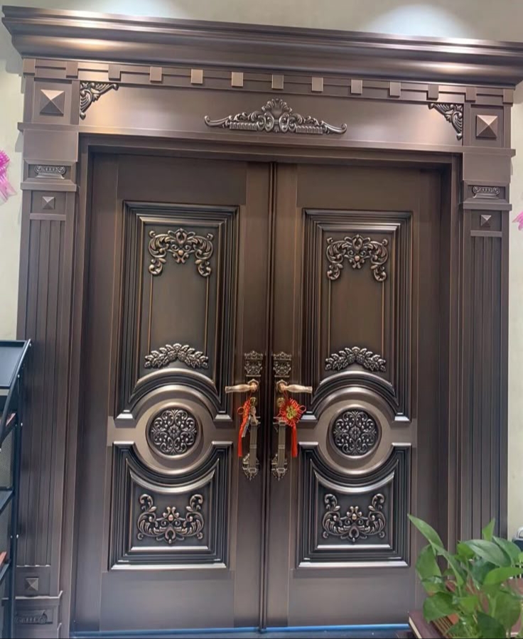 Kusen Pintu Utama Ukir Klasik